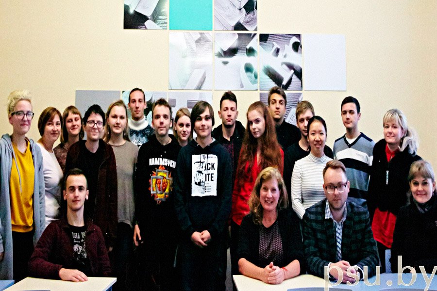 Common Photo of Jocelyn with the Students Common Photo
