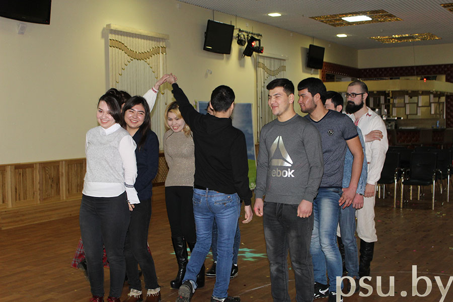 Народные игры и забавы белорусов с гостями из Туркменистана