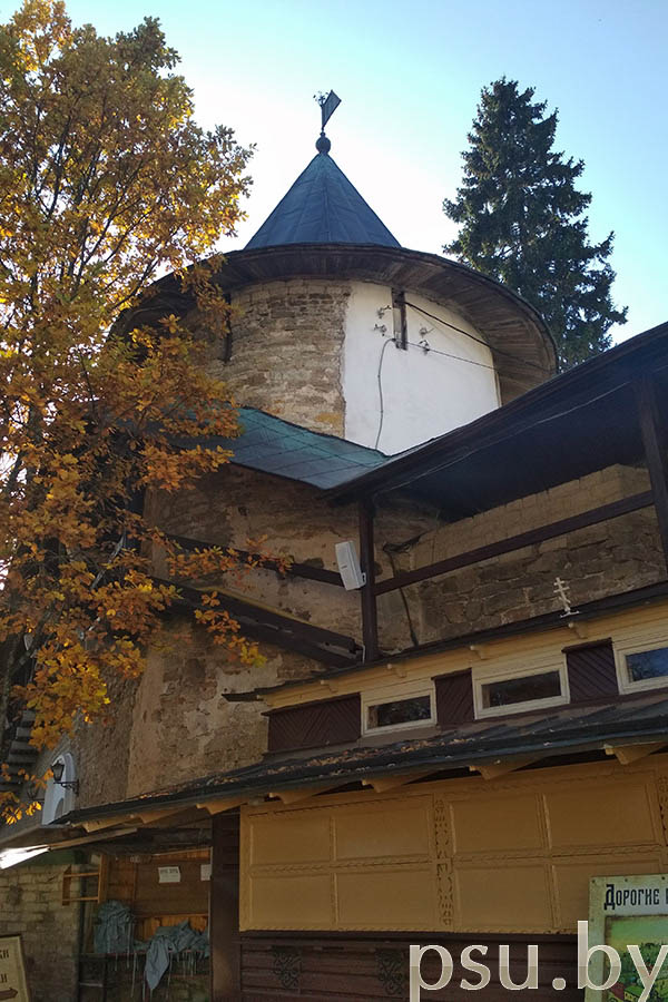  Башня Святой Ефросиньи Полоцкой в Псковско-Печорском монастыре