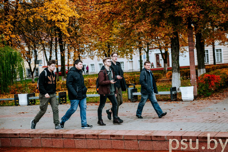 Игорь Станиславович Русецкий со студентами И.С. Русецкий со студентами