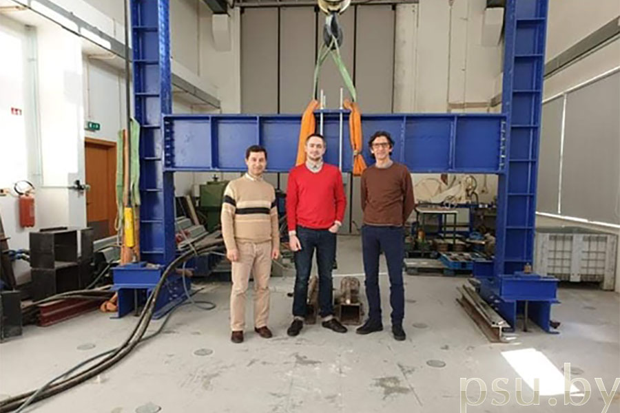 Florindo Gaspar, Egor Lazovsky, Paolo Fernandesh in the laboratory of IPL Florindo Gaspar, Egor Lazovsky, Paolo Fernandesh