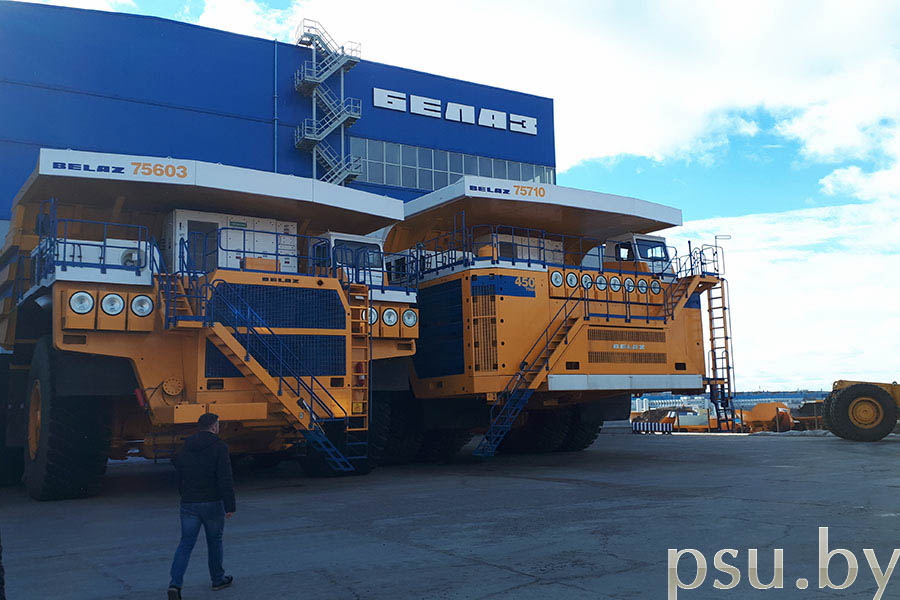 Выставочные экспонаты Белаз Белаз