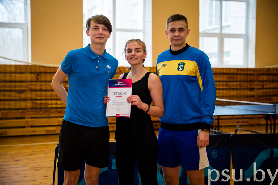 Екатерина Косаревич (17-ПР-3), Вадим Калечиц (16-ПР-1), Александр Гринько (17-ПР-1) Второе место