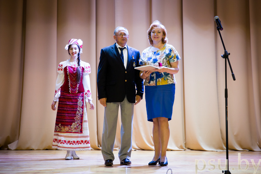 Награждение нагрудным знаком: Храмченкова Наталья Николаевна Награждение знаком: Храмченкова Наталья Николаевна