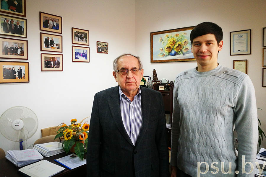 Alexander Yemelyanov with a colleague Alexander Yemelyanov with a colleague