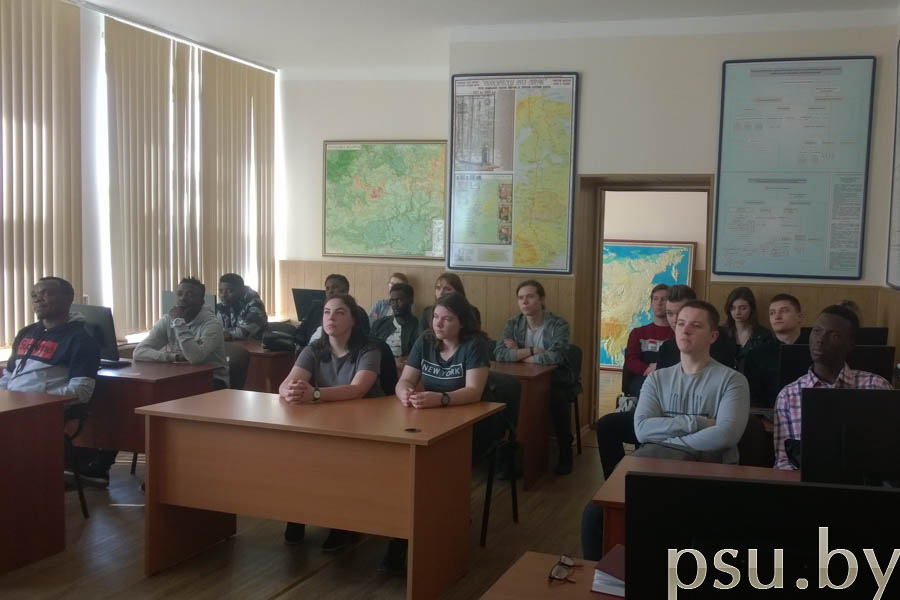 О работе предприятия и выпускаемой продукции рассказал редактор Дмитрий Евгеньевич Макаревич О работе предприятия и выпускаемой продукции