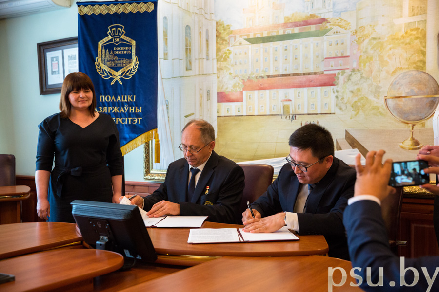M.E. Pulatov and D.N. Lazovsky solemnly signed a cooperation agreement M.E. Pulatov and D.N. Lazovsky signed a cooperation agreement
