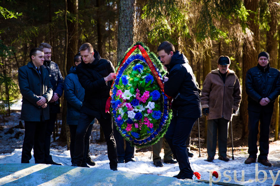 Возложение венка Возложение венка