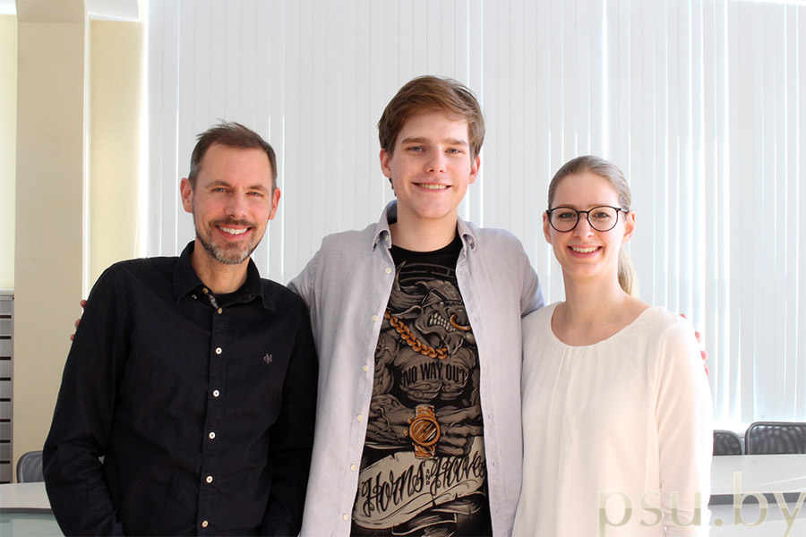 Студент юридического факультета с гостями из SRH University Heidelberg Студент ЮФ с гостями из SRH University Heidelberg