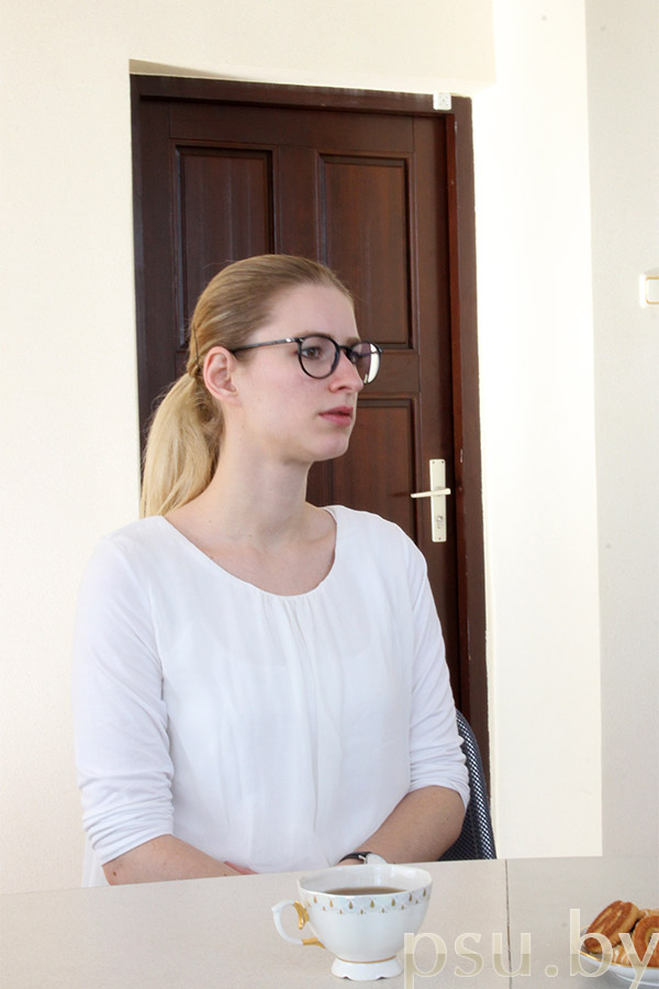 Свенья Хауснер Свенья Хауснер