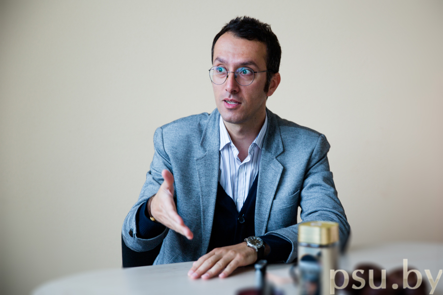 Лектор из Исламского университета Азад Лектор из Исламского университета Азад