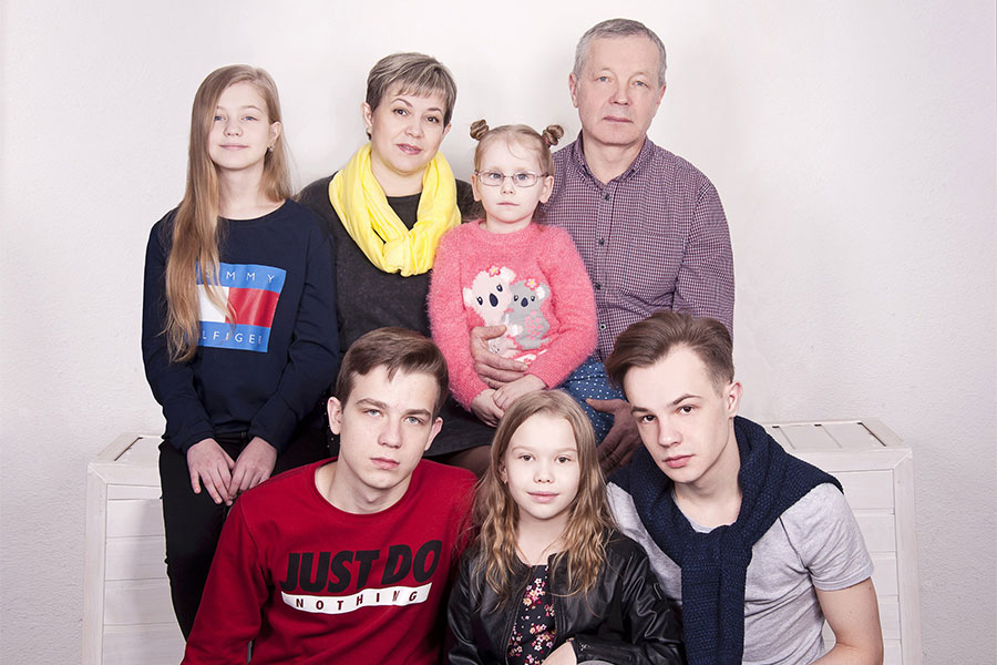 А.А. Молчанова с семьей А.А. Молчанова с семьей
