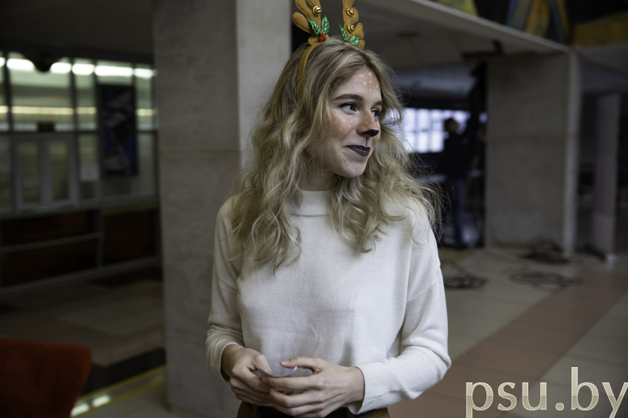 Студентка специальности Практическая психология Студентка специальности Практическая психология