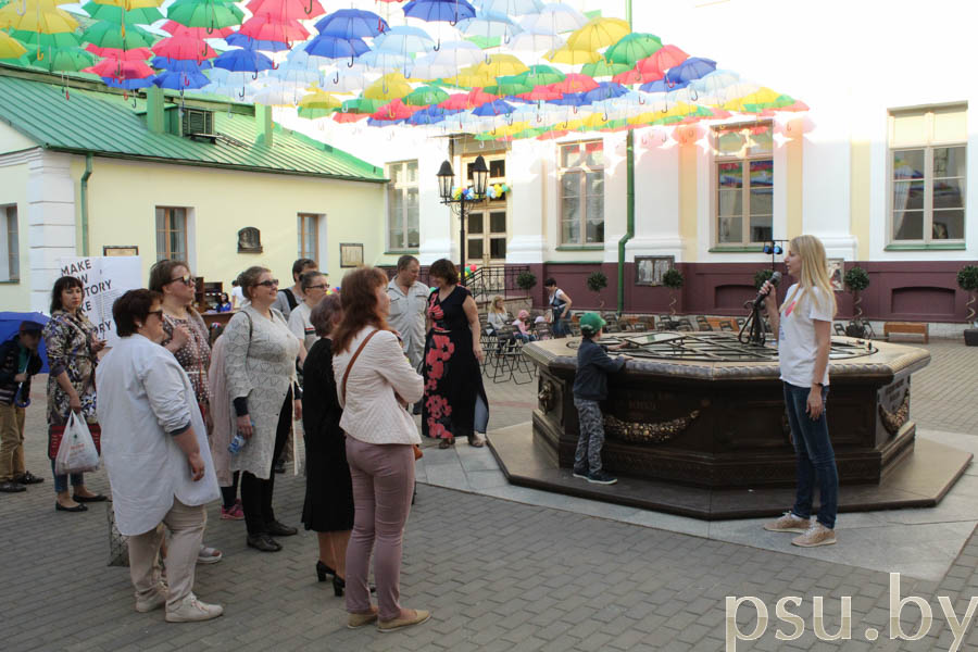 Дэманстрацыя акадэмічнага шэсця ўніверсітэцкага гадзінніка Дэманстрацыя ўніверсітэцкага гадзінніка