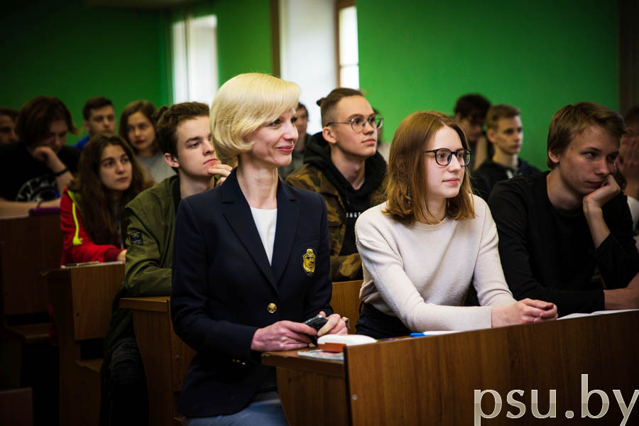 Оксана Валерьевна Голубева со студентами Оксана Валерьевна Голубева со студентами
