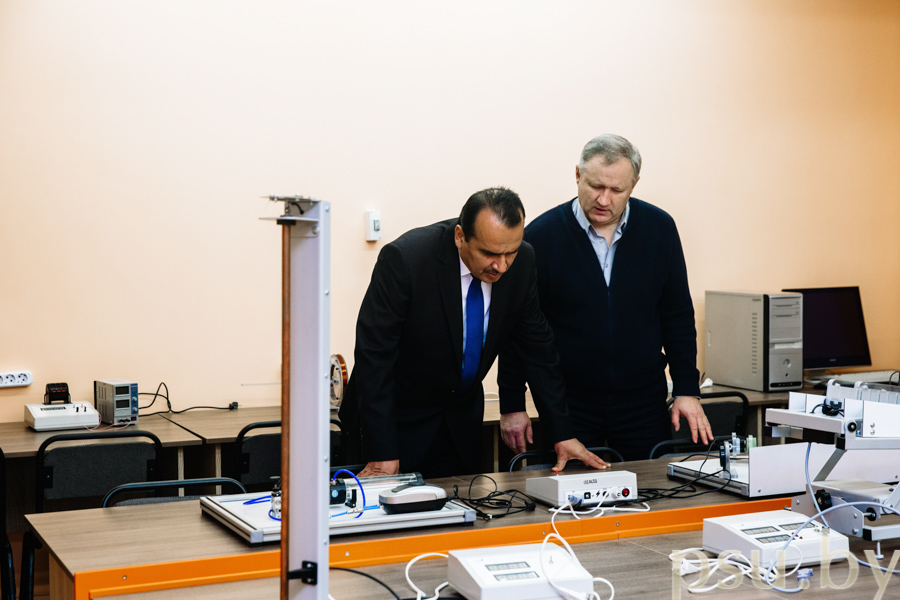 Visit to the Physics Department laboratory Physics Department laboratory