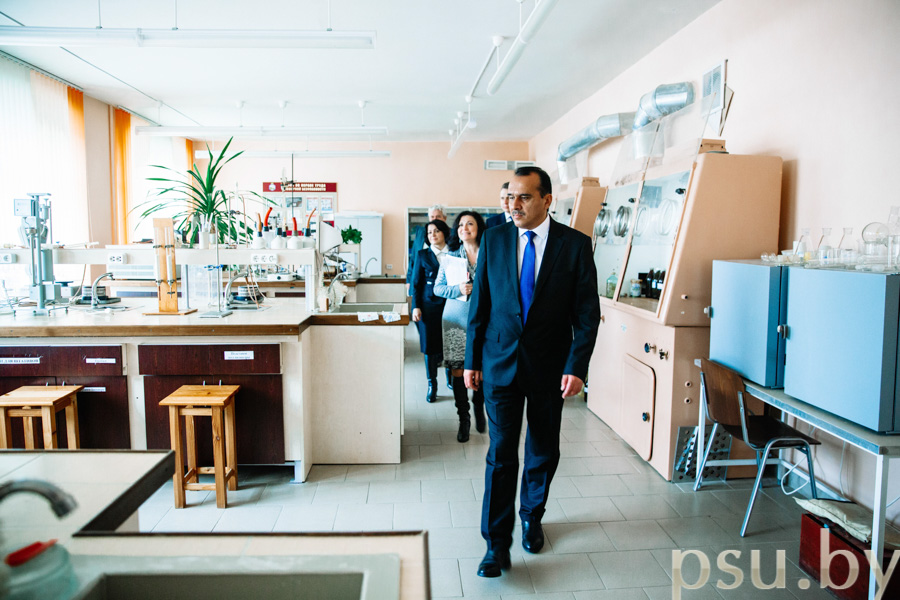Visit to the chemical laboratories of PSU Chemical laboratories of PSU