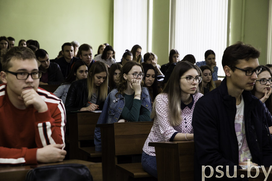 Студенты финансово-экономического факультета Студенты финансово-экономического факультета