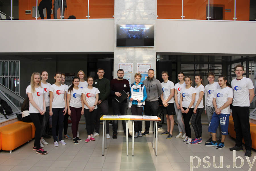 E. Dodonova with students E. Dodonova with students