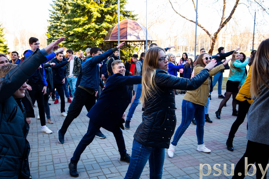 Active students Active students