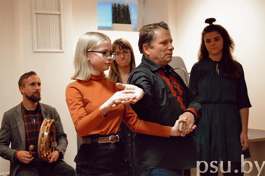 Майстар клас па традыцыйнаму беларускаму танцу ад Сяргей Геогріевіча Выскваркі Майстар клас па традыцыйнаму беларускаму танцу