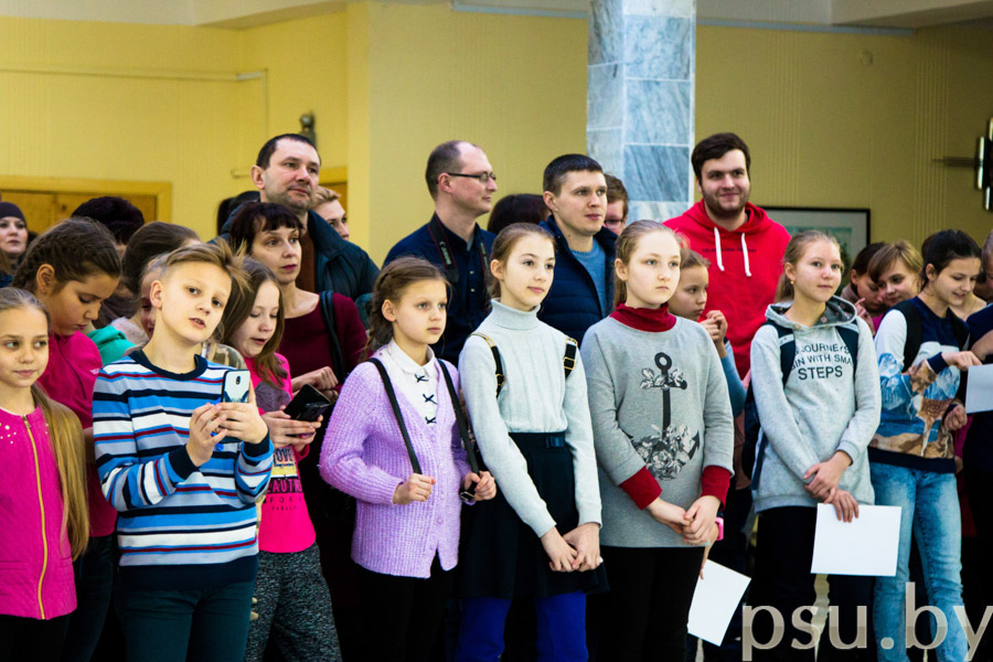 Сотрудники и студенты университета, преподаватели, учащиеся Детской художественной школы и их родители Сотрудники и студенты