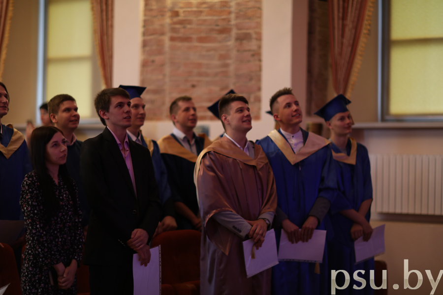Выпускники Выпускники