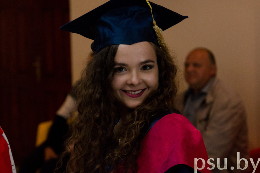 Выпускница ЮФ Выпускница ЮФ