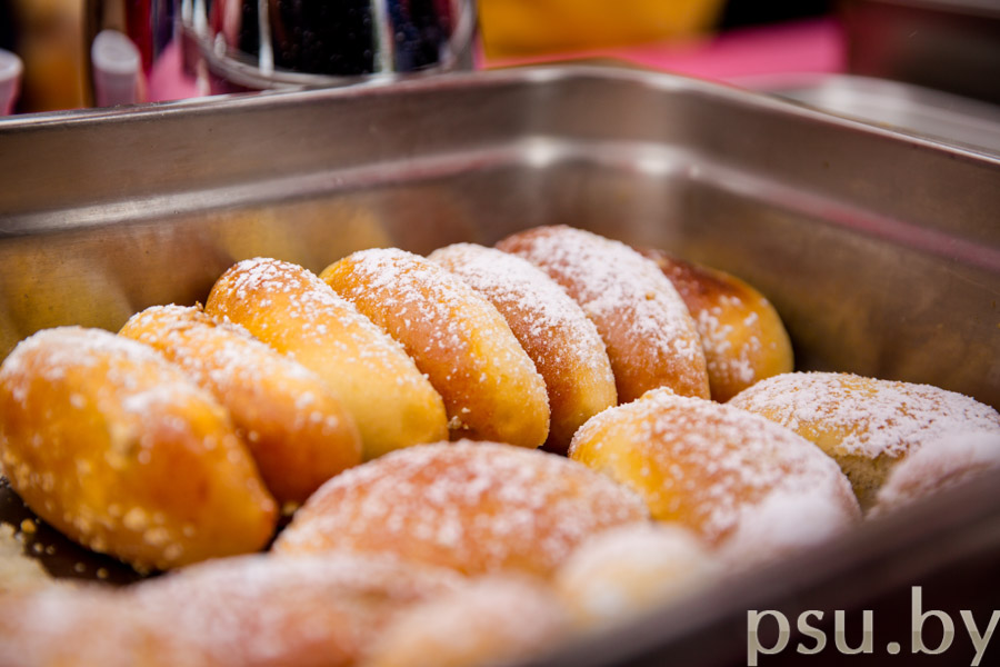 Пирожки со сгущенкой Пирожки со сгущенкой