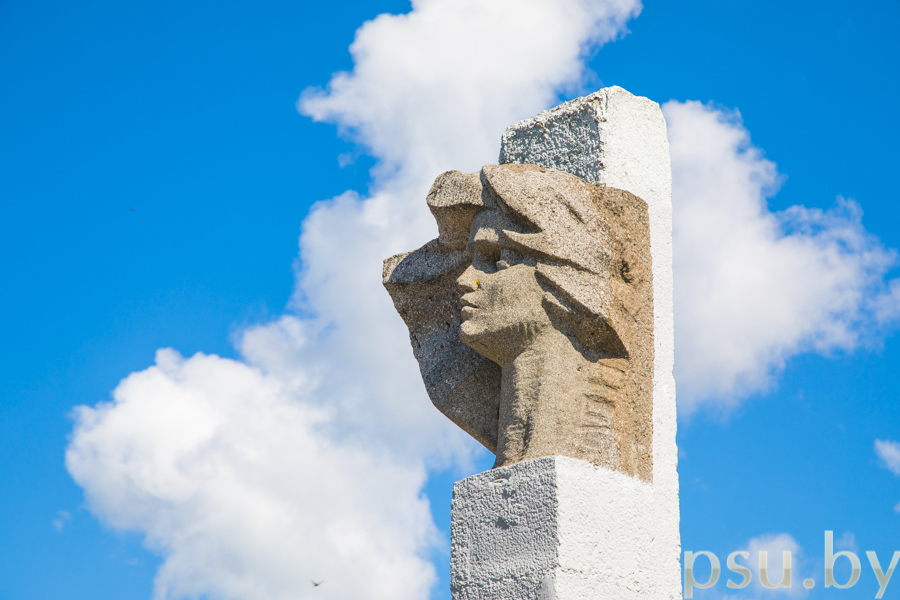 Памятник Лилии Павловны Костецкой Памятник Л.П. Костецкой