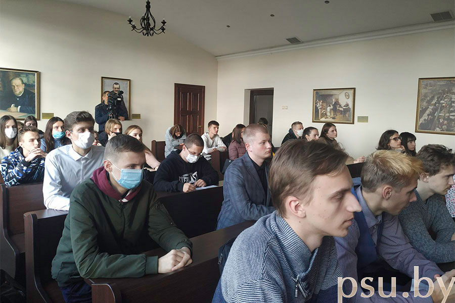 Встреча студентов и преподавателей с депутатами Новополоцкого городского Совета депутатов и Палаты представителей Национального собрания Республики Беларусь Встреча студентов и преподавателей