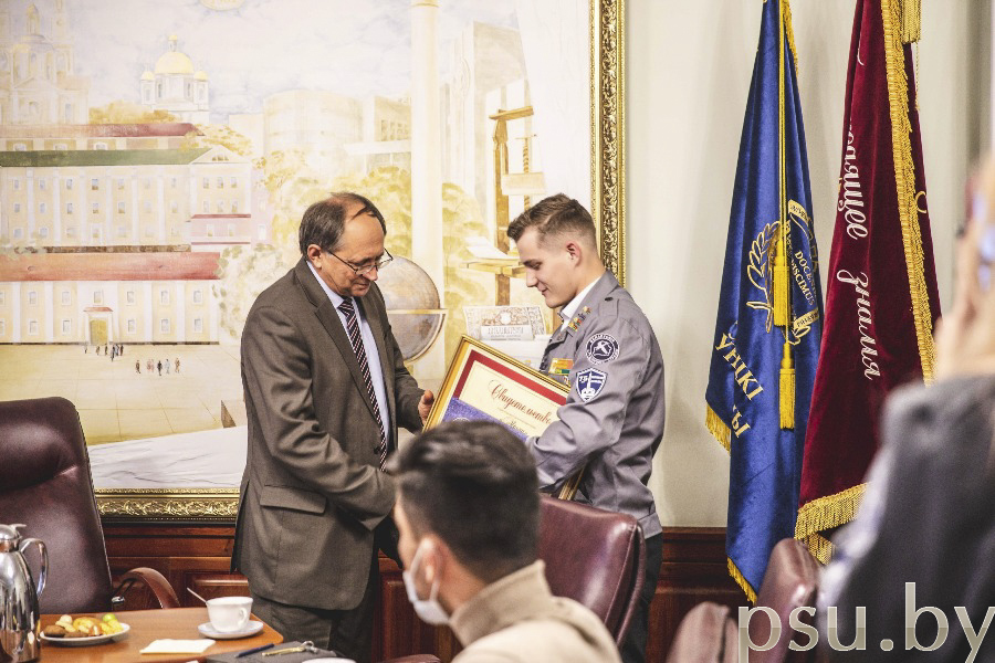 Награждение Дмитрия Щербенка Награждение Дмитрия Щербенка