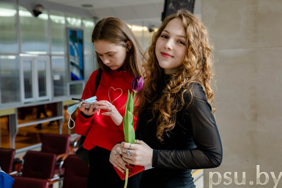 Поздравление зрительниц Поздравление зрительниц