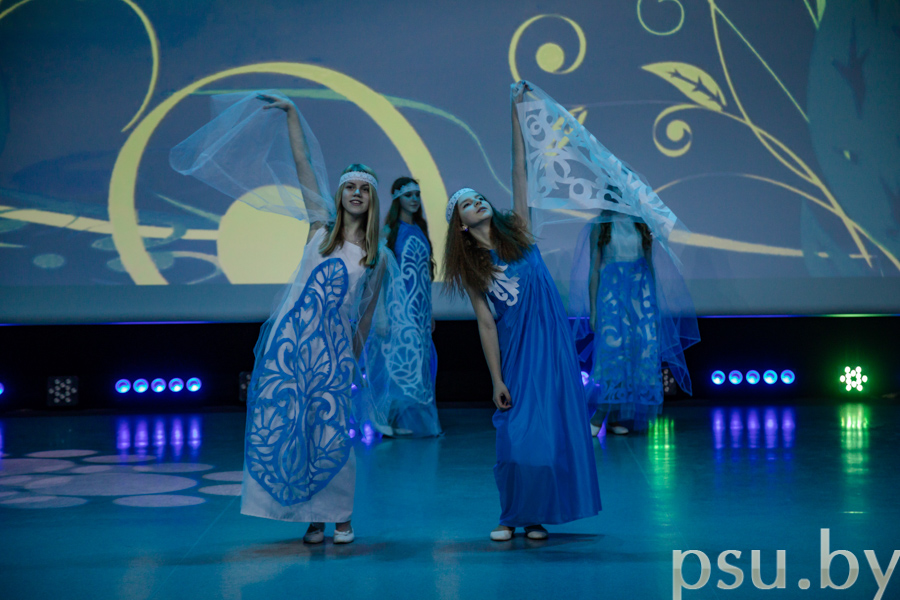 Показ мод Показ мод