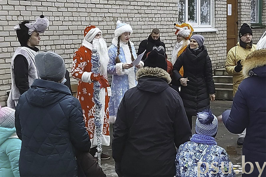 Дед Мороз со Снегурочкой