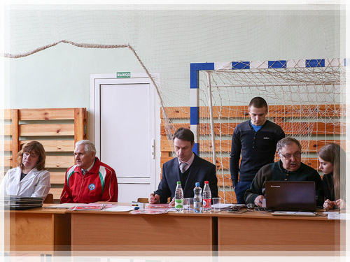 Судьи, представители Белорусской федерации гиревого спорта и зрители